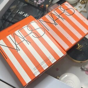 NARS Hot Escape Quad Cheek Palette Ill 3